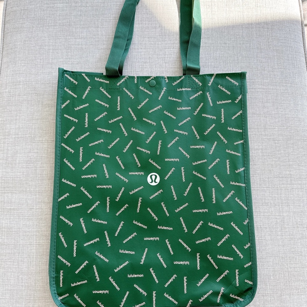 Lululemon Reusable Bag, Large, Green, Holiday Edition Logo Pattern, NEW
